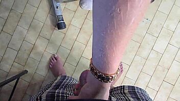 Sparowdox updates gym babe's wet pussy toy session.