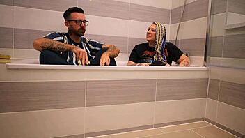 livie shares bath secrets in frankie jax's intimate interview