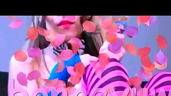 bonneyuwu shares 10 hot pics and sexy pigtail video