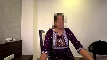 village muslim burka babe shakes huge ass in oyo hotel mms