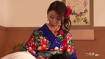 Stunning mature av star ayumi shinozaki seduces in intense scene