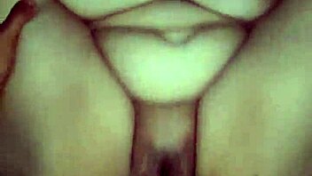 oye esta milf latina de tetas enormes gime en sexo duro!