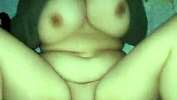 oye esta milf latina de tetas enormes gime en sexo duro!