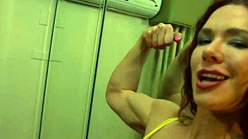 worship my muscular biceps and athletic bikini body