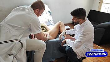 fui ao ginecologista e sentei no pau molhado 😏🍆