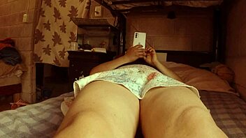 Hot latina milf's big ass upskirt in miniskirt!