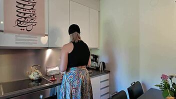 uhh slutty hijabi milf gets fucked while hubby's away 😩