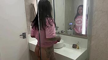 Shower Surprise Creampie With Bodybuilder Beauty