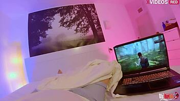 Milf fists huge pussy after boyfriend dumps her roughly