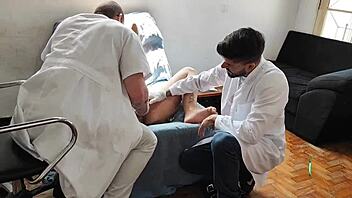 fui ao ginecologista e sentei no pau molhado 😏🍆