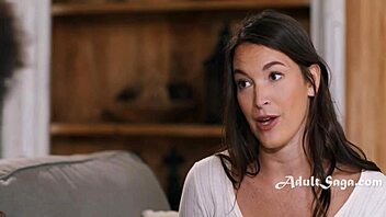 Tarot Reader Teases Roommate Into Wet Pussy Licking Frenzy