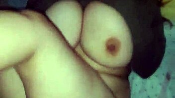 oye esta milf latina de tetas enormes gime en sexo duro!