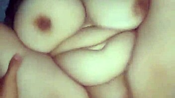 oye esta milf latina de tetas enormes gime en sexo duro!