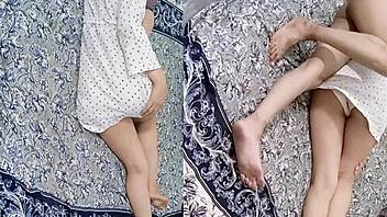 Desi husband pounds sexy housewife doggystyle in bedroom 😍🔥