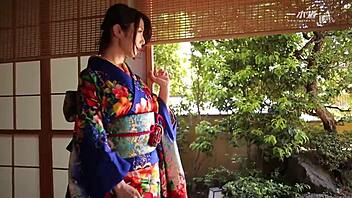 Stunning mature av star ayumi shinozaki seduces in intense scene