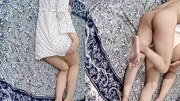 Desi husband pounds sexy housewife doggystyle in bedroom 😍🔥