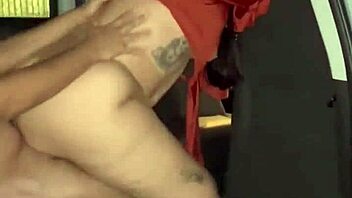 Bodybuilder Wife Barebacks Big Ass in Wild Interracial Dogging Frenzy