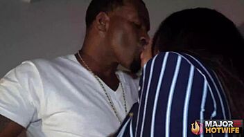 Queen Rouge's voluptuous curves ignite naughty hotel passion with Rome Major