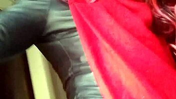 ass in leggings pokin out window hot