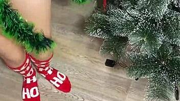 Christmas costume beauty offers her tight holes eagerly