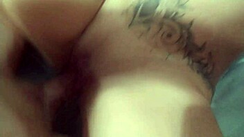 coroa slut lets me creampie her shaved pussy raw