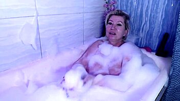 Aimee the hot milf webcam whore chats dirty