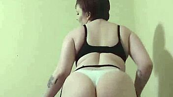 chubby babe fingers clit squirts hard on all fours