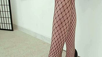 sandra and soul take 4on2 bwc atogm dap gapes pee drink cim swallow