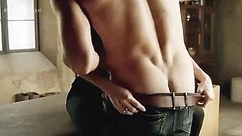 i love laura vandervoort's best sexy fucking scenes