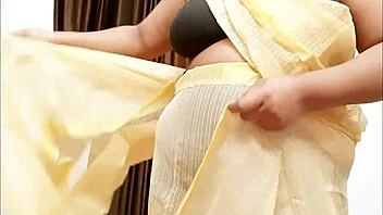 shwetha's saree teases massive indian boobs reveal