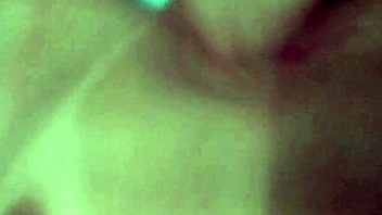 coroa slut lets me creampie her shaved pussy raw