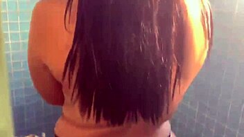 come shower with me i'm so horny i wanna cum hard