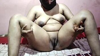 tamil desi babe's huge tits drip wet pussy juice 😍