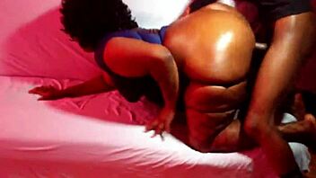 Big Butt Pregnant 19yo Loves Massage