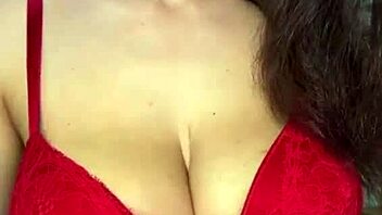 hey check this milf's huge milky boobs jiggling on cam