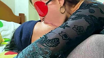 Colombian babe shares deep wet french kiss passionately