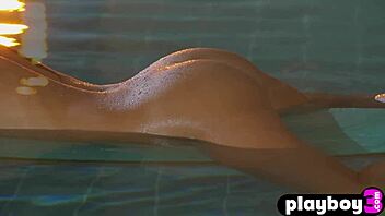 big tits niemira poses nude showing off her stunning curves