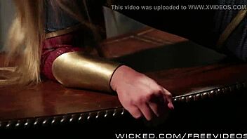 lex fucks supergirl pussy in wicked cosplay uniform 😏🍆