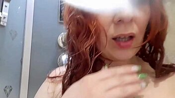 hot milf showers vibes her pussy to squirting bliss