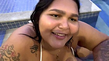 Novinha Maria BBW Sucks Huge Cock Hidden Poolside First Time