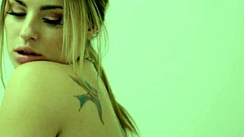 Wanna watch horny teen lesbians kiss and tongue pussies deep?