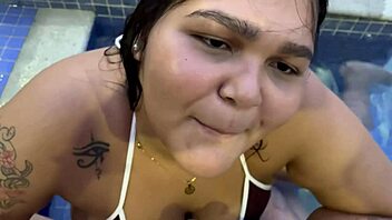 Novinha Maria BBW Sucks Huge Cock Hidden Poolside First Time