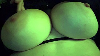 italian big tits milf artemisia love bounces solo