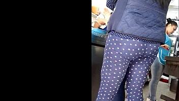 Voyeur spies juicy ass in steamy quesadilla tease