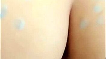 Cute Chinese teen plays sm with boyfriend homemade