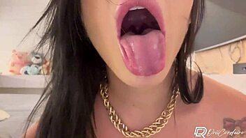 Gym shorts hug that juicy thick ass perfectly