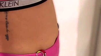 Gym workout with anal plug leaves ass wet and ready