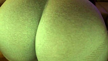 Big Booty Teen Twerks Yoga Shorts Wet Pussy Closeup