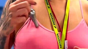 Gym workout with anal plug leaves ass wet and ready