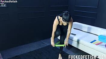 damn moonblack's curvy ass in sportwear looks hot!